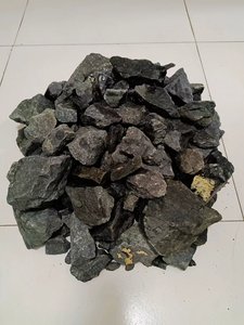S0028   晶体石陨石（碳），重36.2公斤，强吸磁，导电，有证书，元素报告，有意者请联系，牛文祥，电话，13848007926