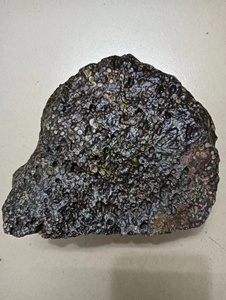 S051   橄榄陨石4.5斤！有熔壳，有气印，有磁性！售价4000元!      有意者联系：18476758438