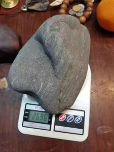 T004 吉林铁陨石，重量，2696克，价格，180万，联系电话，13836861792