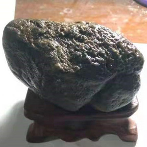 H061   火星石陨石，重400克，进宝蟾蜍，陨石原石摆件，议价电话：15930074390