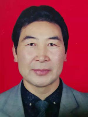 华金元，青海省西宁市湟中县人，青海省青藏铁路公司退休人员，現年58岁，中专学历（铁道工程）喜欢陨石奇石收藏，现任青海省陨石健康科普协会党支部书记。