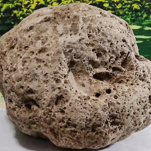 H063:    ​重量38斤，种类:月球陨石玄武岩，没有吸磁性     出售有意者联系15903417480
