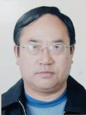 李华旦，男 出生年月：1956.9.19 民族：藏 籍贯：青海省平安县 政治面貌：中共党员