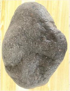 S062     球粒石陨石     重量6.71公斤       有证书        有意者联系   甘润明18299393758