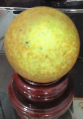 陨石夜明珠！有熔壳，有气印！晚上会亮！非常精美！重量2斤！联系电话18476758438，售价3800元