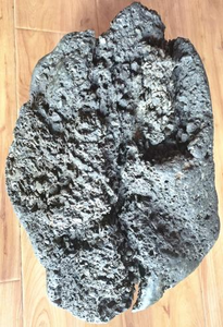 H006    角砾岩月球陨石     重量：21.19公斤     有证书     有意者联系：桑周尼玛  17725282198