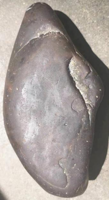 S009 &nbsp;&nbsp;&nbsp;&nbsp;&nbsp;石陨石 &nbsp;&nbsp;&nbsp;重量1490g，有证书 &nbsp;&nbsp;&nbsp;&nbsp;&nbsp;有意者联系 &nbsp;&nbsp;&nbsp;&nbsp;&nbsp;王克华 &nbsp;电话18999309979。