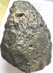 S125    橄榄石陨石   重量2.30公斤    有证书    阿尔肯，    联系方式：13809908532